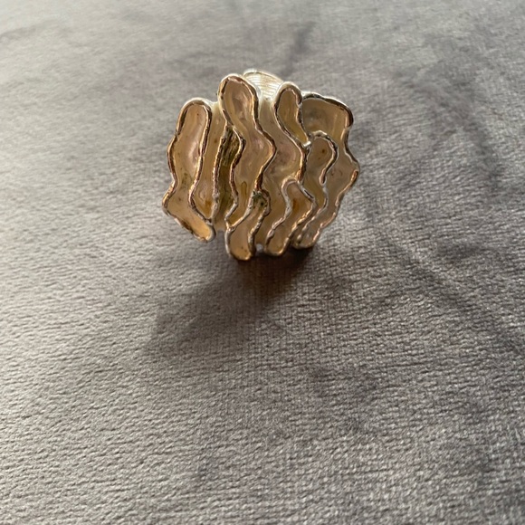 Silver Toned Expandable Ring - Picture 4 of 6